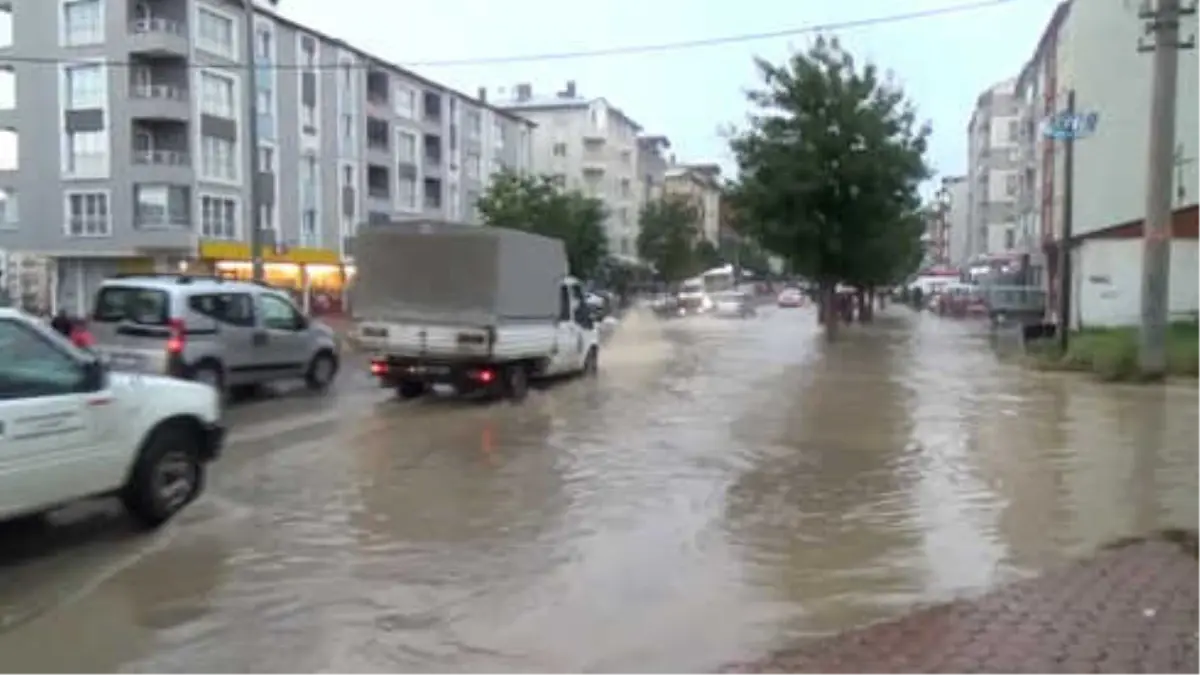 Sivas\'ta Cadde ve Sokaklar Göle Döndü