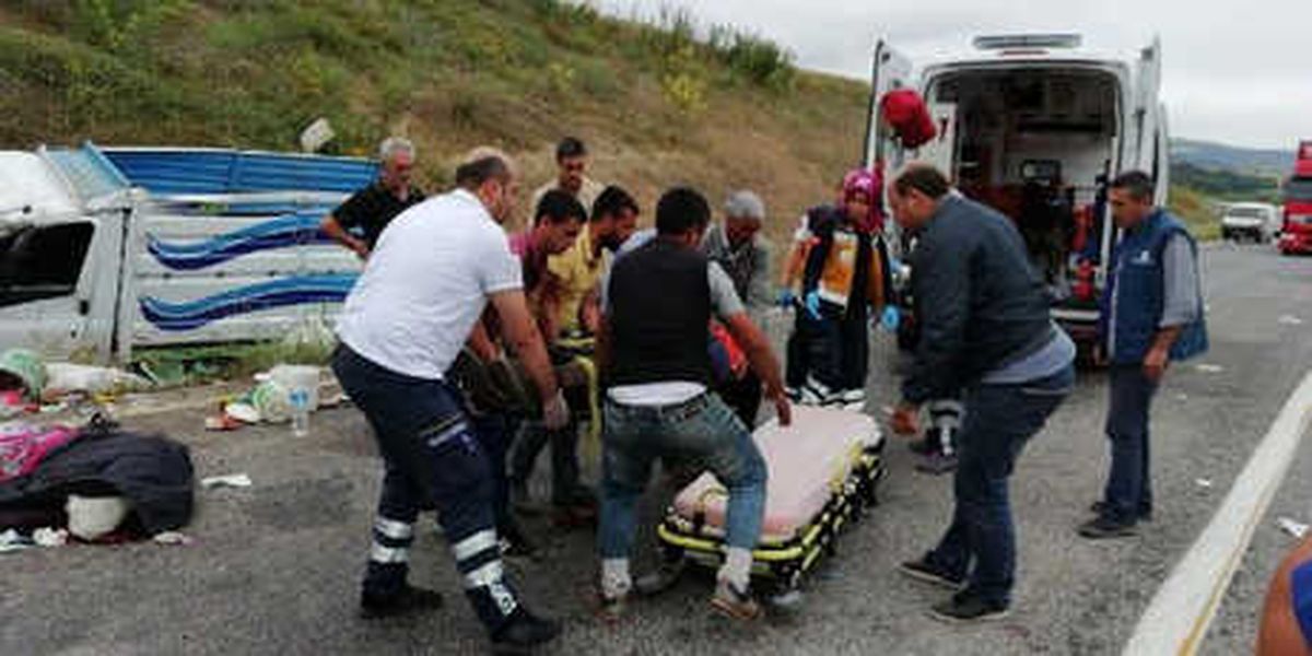 Tarım İşçilerini Taşıyan Kamyonet Devrildi: 2 Ölü, 29 Yaralı