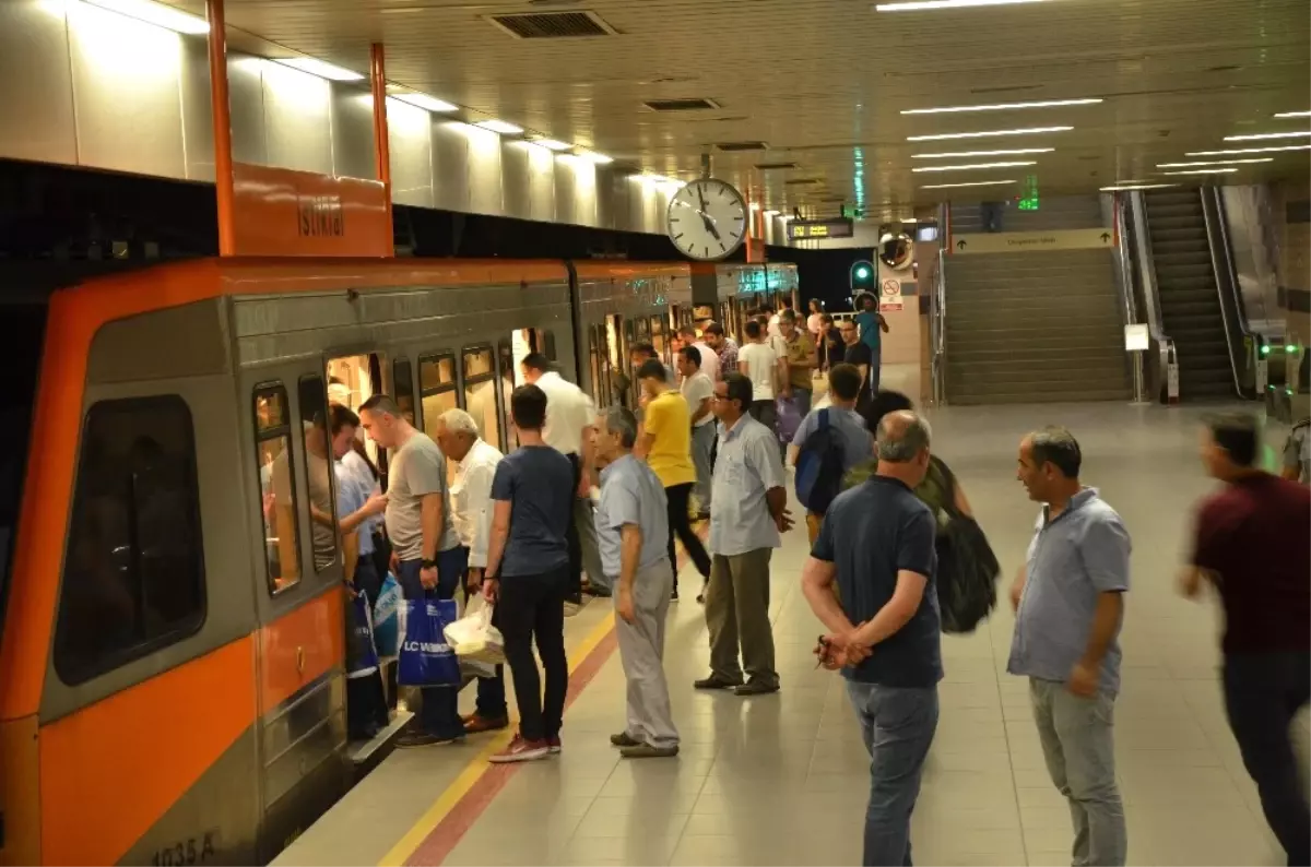 Adana Cumhurbaşkanı Erdoğan\'dan Metro Jesti Bekliyor