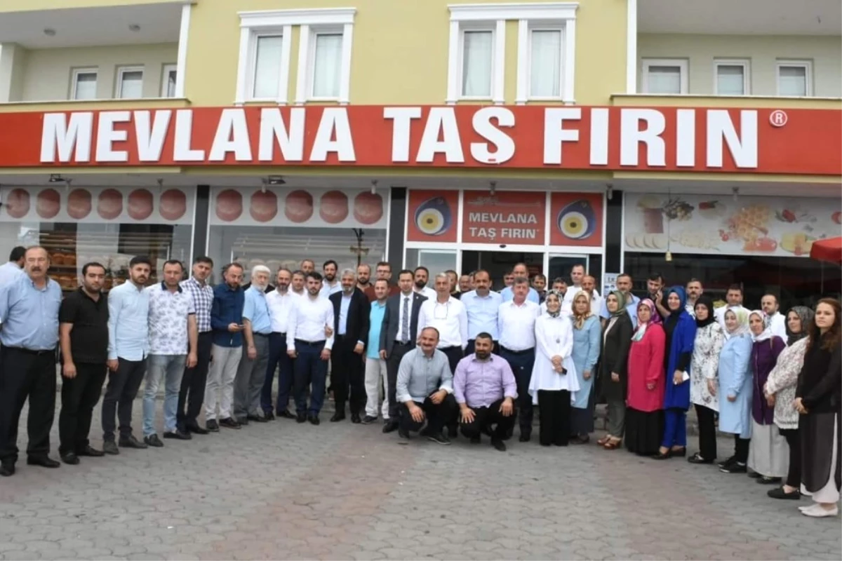 AK Parti Trabzon Milletvekilleri ve Adayları Seçim Sonrası Trabzon\'un Batı İlçelerini Turladı