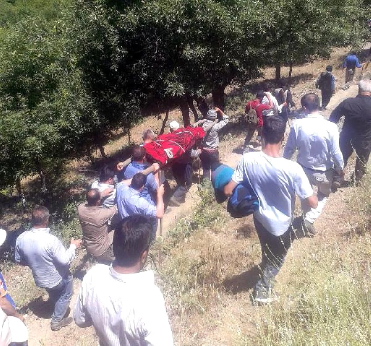 Bitlis\'te Derede Kaybolan Veysi Çoban\'ı Arama Çalışmaları Sürüyor (2)