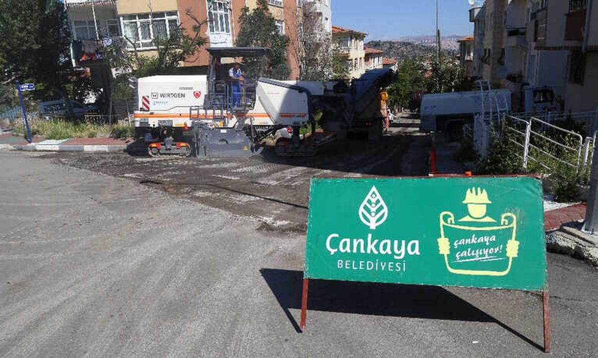 Çankaya\'dan Cebeci\'ye Acil Asfalt Ekibi