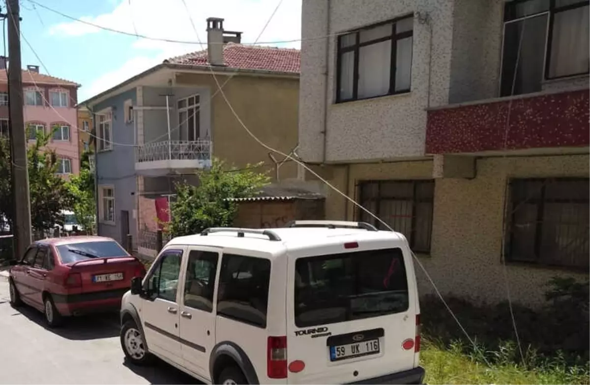 Düşen Elektrik Telleri Tehlike Saçtı