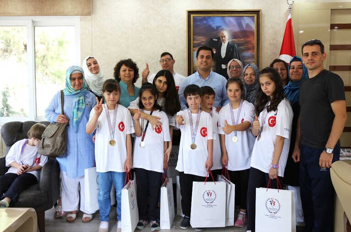 İl Müdürü Öztürk, Özel Sporcuları Ödüllendirdi