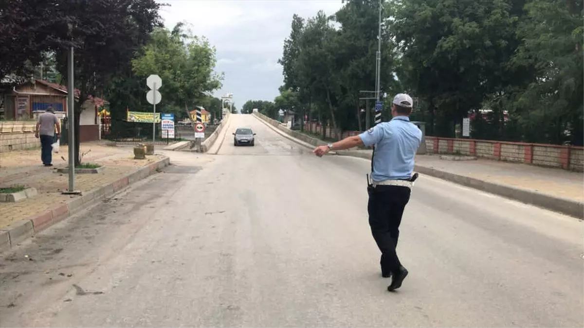 Kural Tanımayan Sürücülere İki Köprü Arasında "Polis" Sürprizi