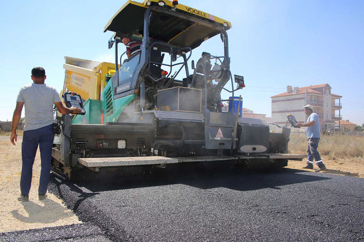 Larende Mahallesi\'nde Asfalt Çalışmaları Tamamlanıyor