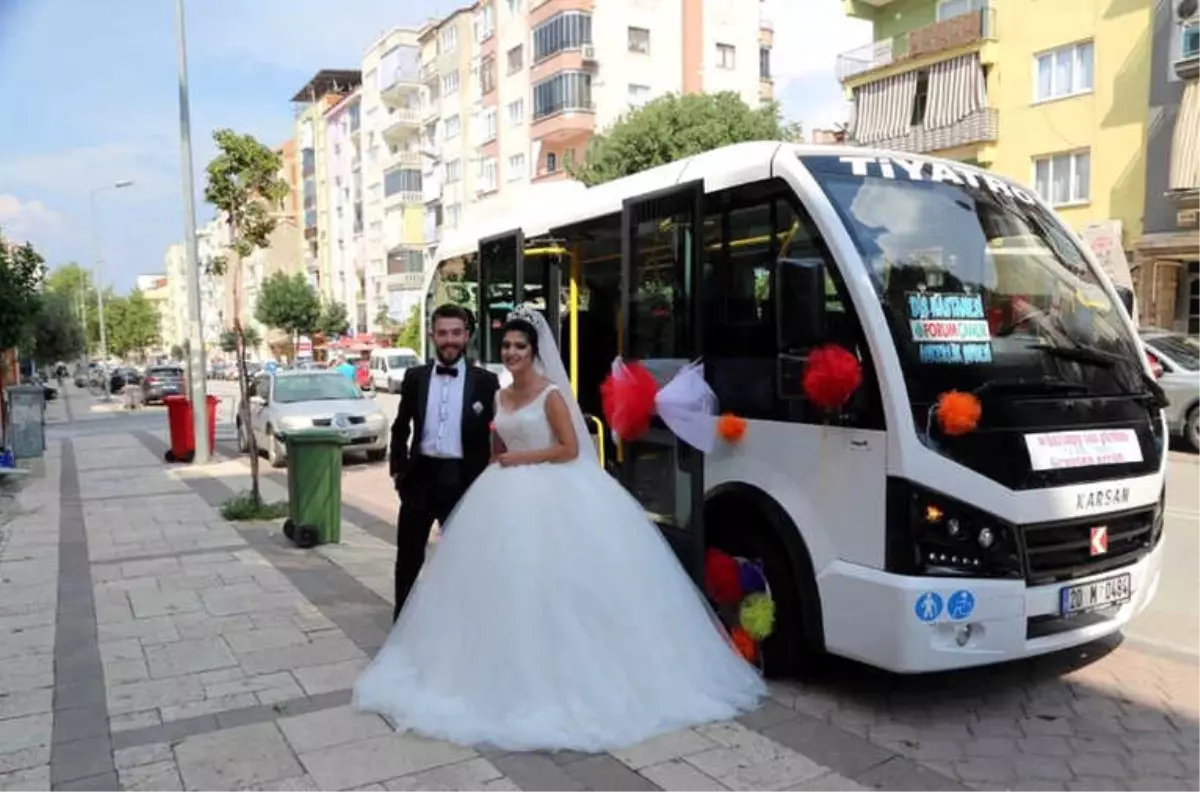 Tanıştıkları Minibüs Gelin Arabaları Oldu