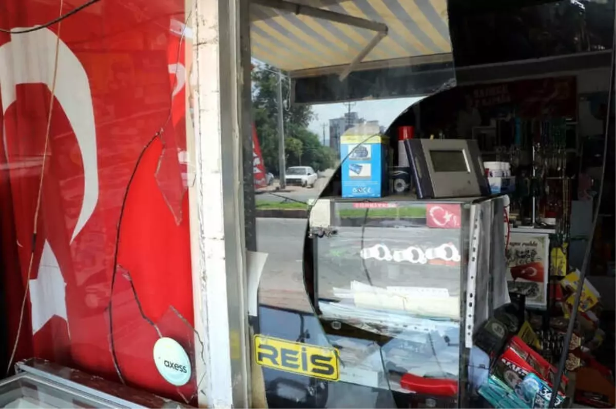 24 Haziran Gecesi 30 Kişilik Grup, "Reis" Yazısı Asılı Markete Taşlarla Saldırdı! O Anlar Kamerada