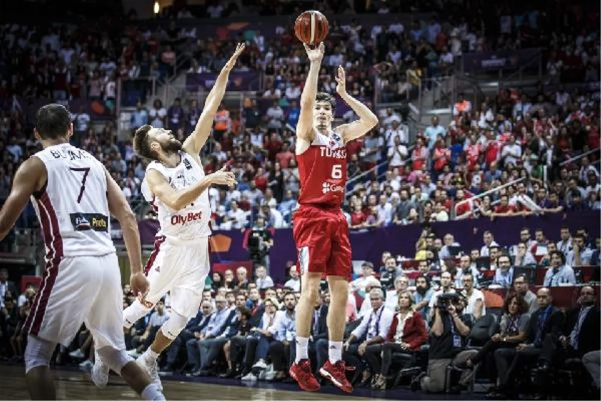 Cedi Osman: "Taraftarımızın Önünde Daha İyi Oynuyoruz"