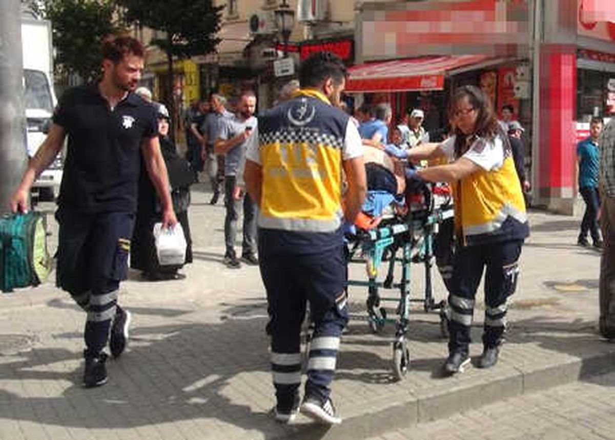 Eskişehir\'de Hamalların Bıçaklı Kavgası: 3 Yaralı
