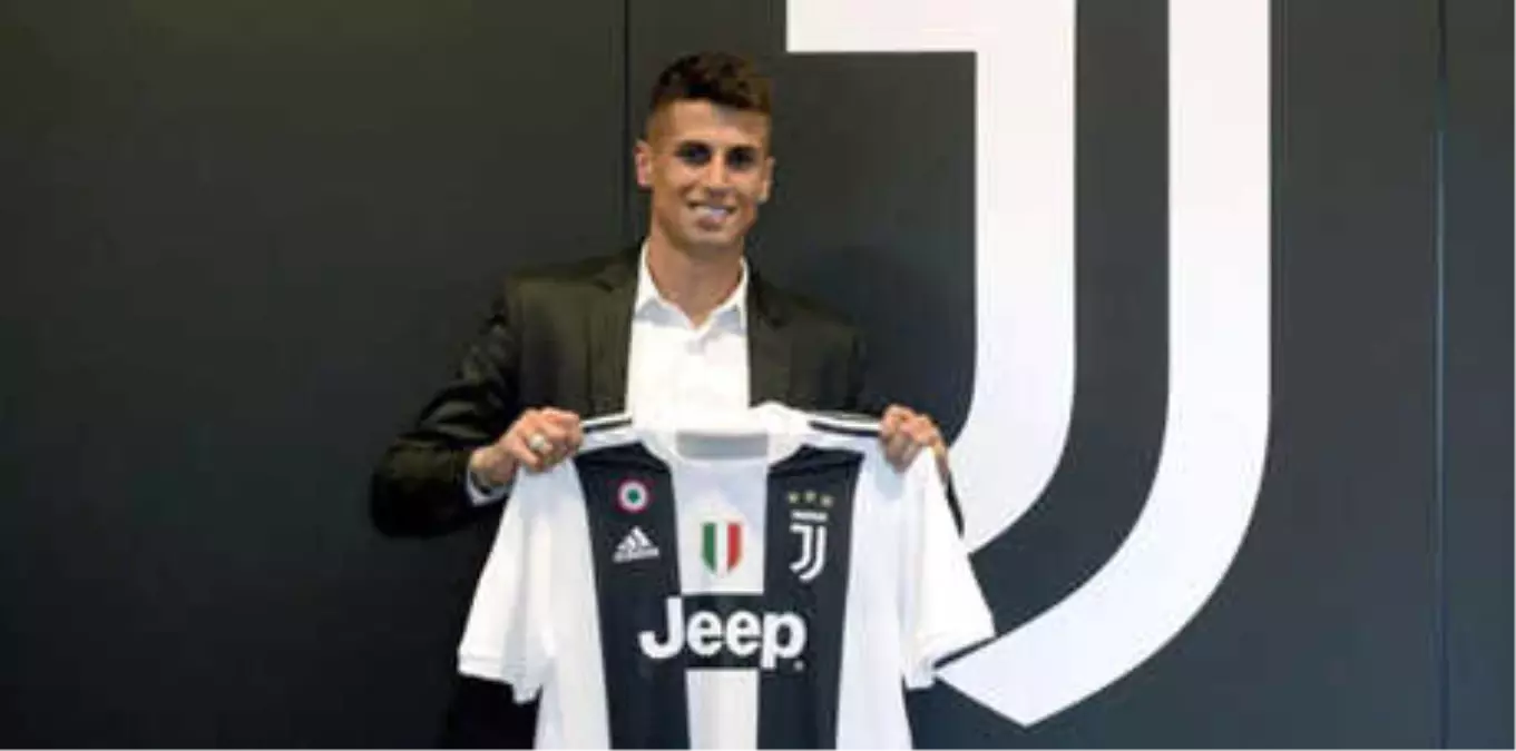 Juventus, Cancelo\'yu Kadrosuna Kattı