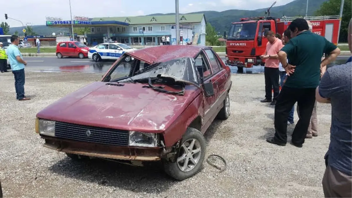 Kaynaşlı\'da Otomobil Takla Attı 1 Bebek 3 Kişi Yaralandı