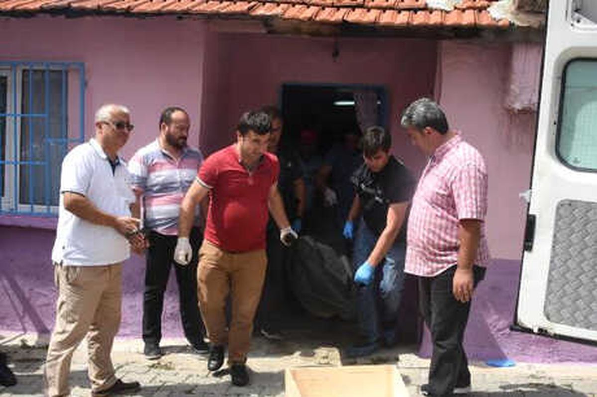 Kendisinden Ayrılmak İsteyen Kadını Öldürüp, İntihar Etti