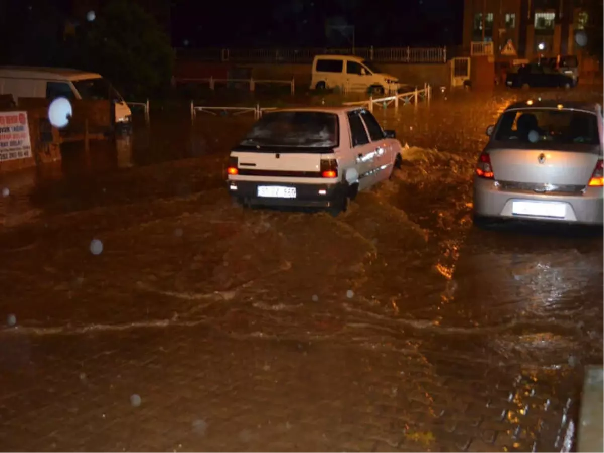 Tekirdağ\'da Sokaklar Göle Döndü