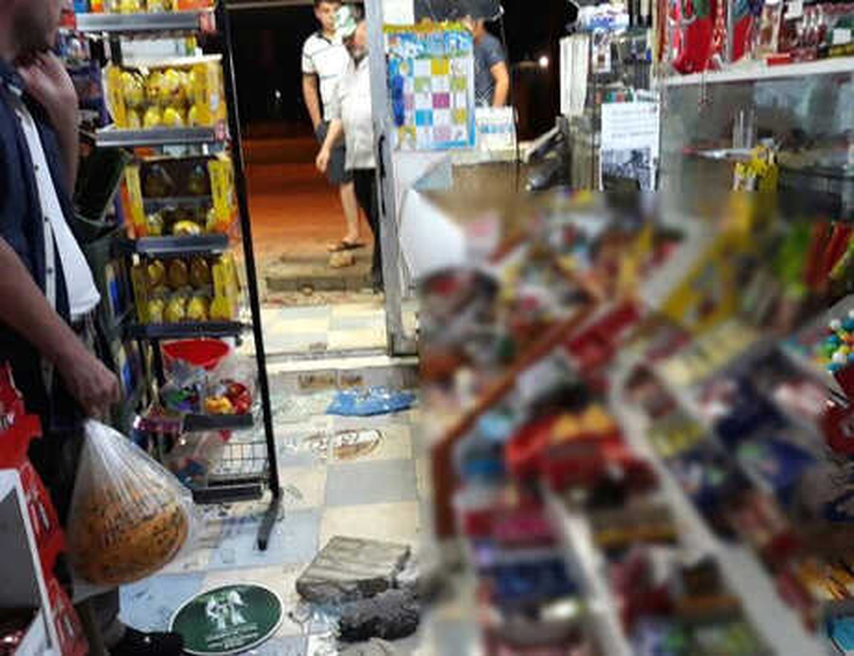 Türk Bayrağı Asılı Markete Saldırıya 4 Gözaltı