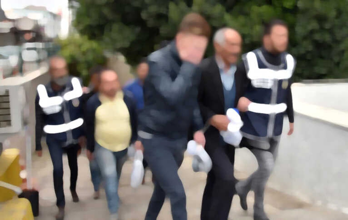10 İlde Fetö Operasyonu: 13 Gözaltı Kararı