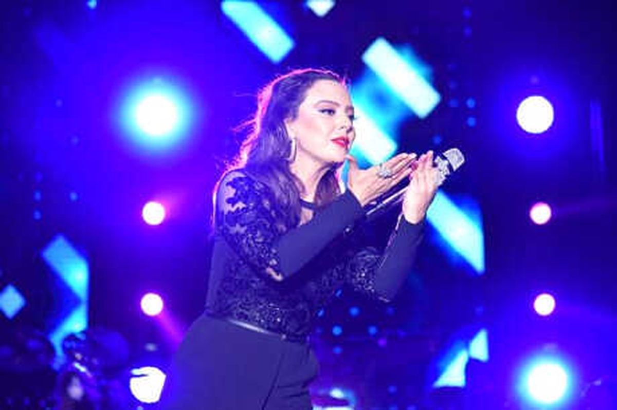 Alanya Festivali\'nde Ebru Gündeş Coşkusu