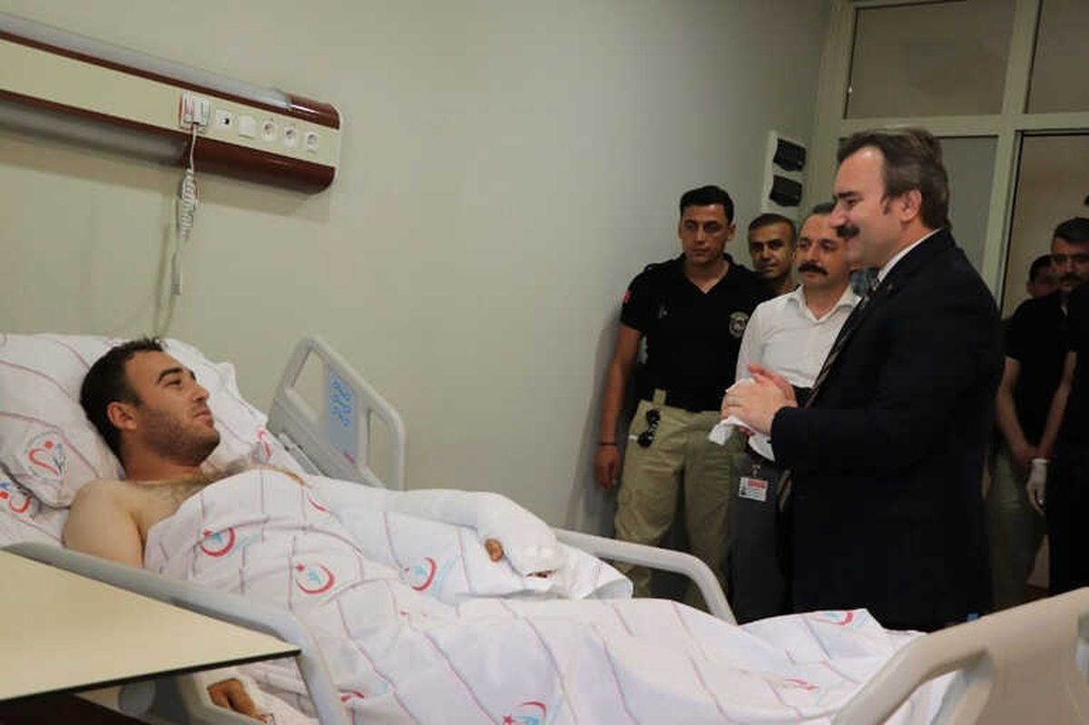 Belediye Başkan Vekili Taşkın\'dan Yaralı Askere Ziyaret