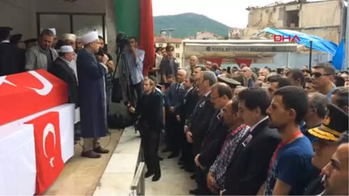 Bursa Şehit Jandarma Uzman Çavuş İsa Özkan, Bursa\'da Son Yolculuğuna Uğurlandı - 3