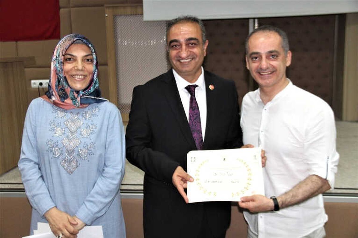 Elazığ\'da 71 Sağlık Personeli Sertifikalarını Aldı