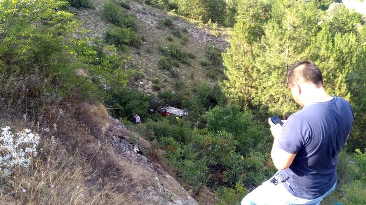 Karabük\'te Otomobil 25 Metreden Kanyona Uçtu: 1 Yaralı