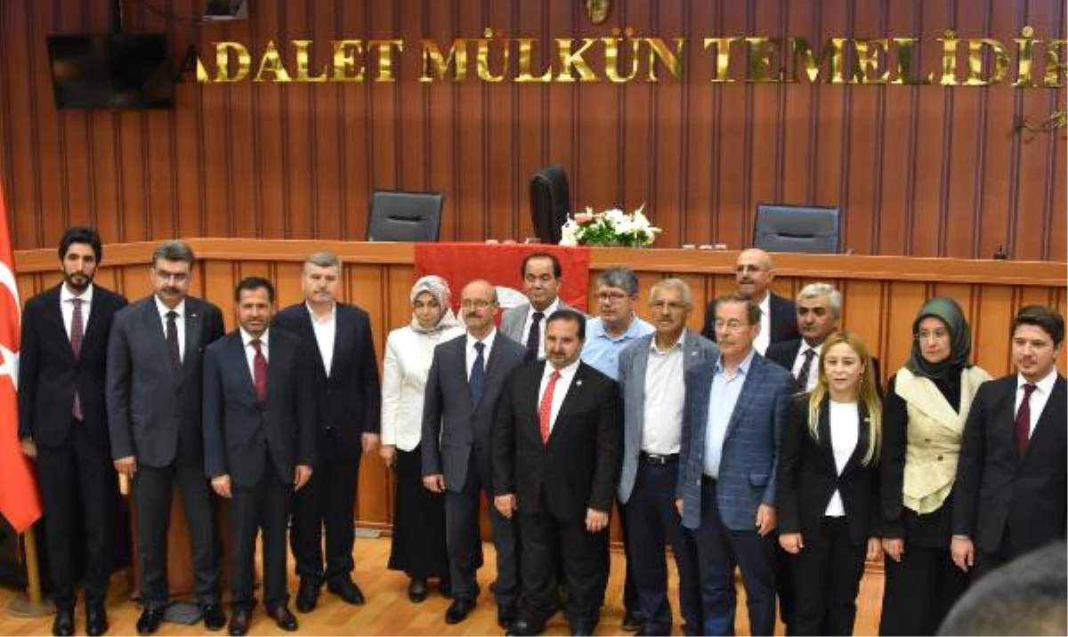 Konya\'da Milletvekilleri Mazbatalarını Aldı
