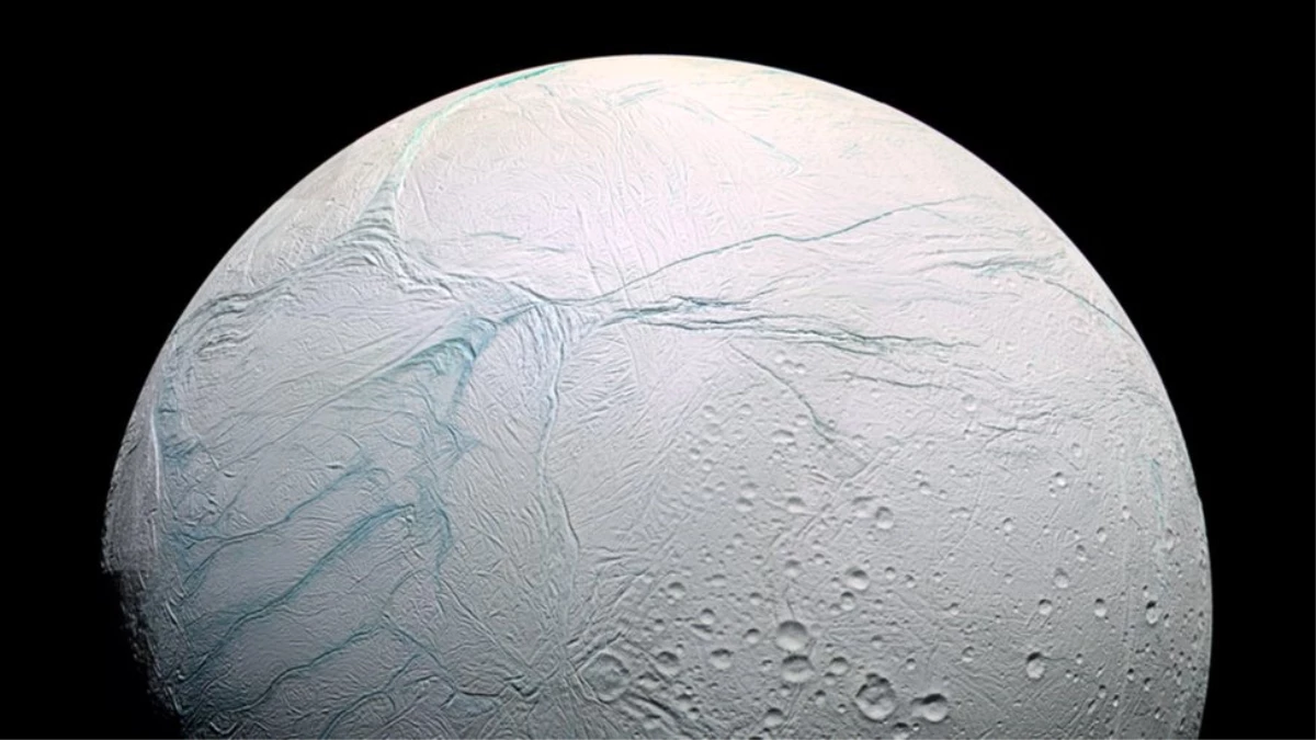 Satürn\'ün Uydusu Enseladus\'ta Yaşam İhtimali Arttı