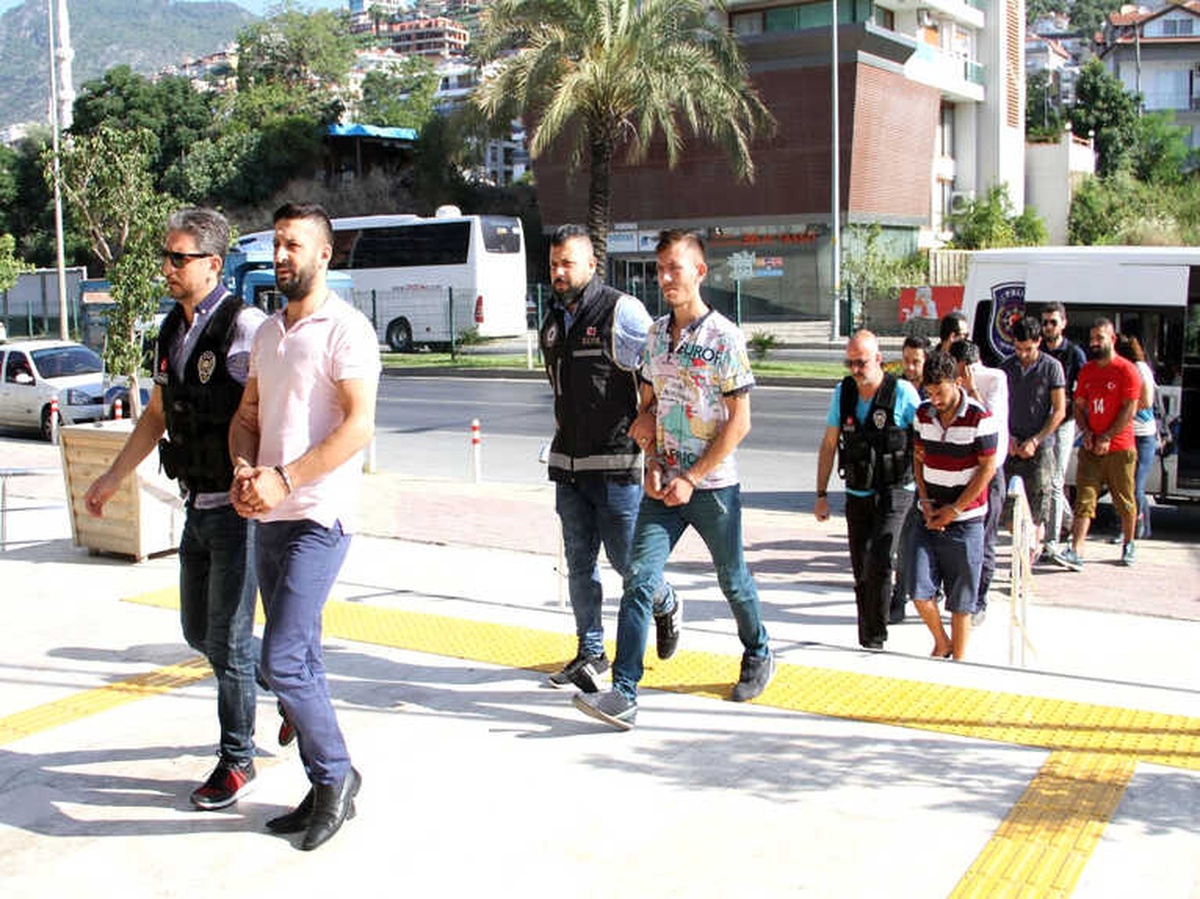 Alanya\'da Uyuşturucu Operasyonu: 14 Tutuklama