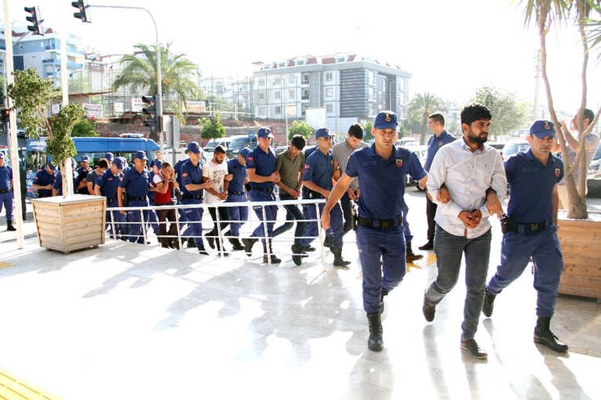 Alanya\'daki Uyuşturucu Operasyonuna 14 Tutuklama