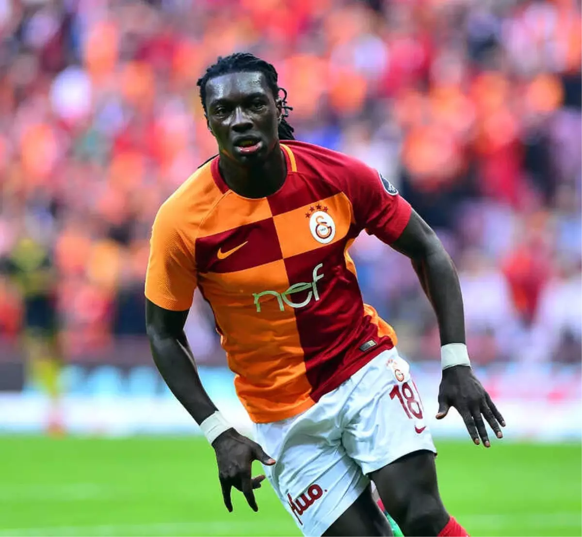 Bafetimbi Gomis Transferinin Yıl Dönümü Unutmadı