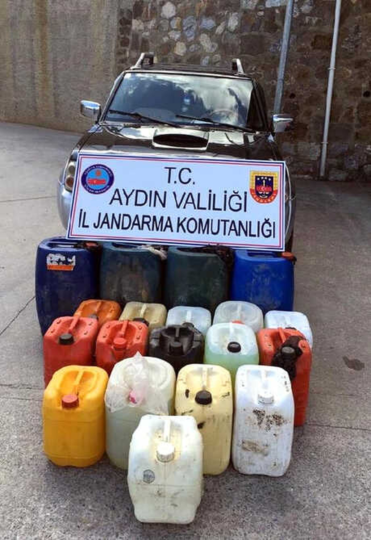 Çalıştıkları İşyerinden Mazot Çalarken Yakalandılar