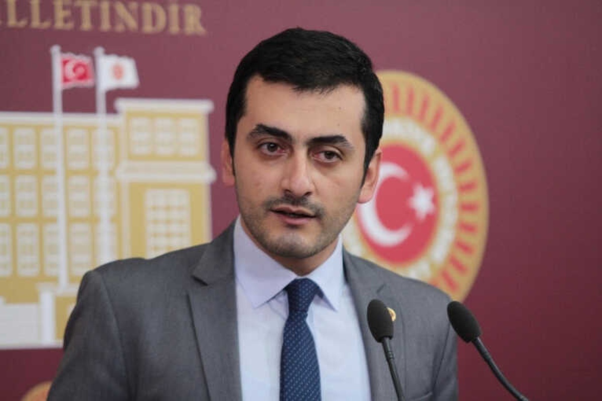 CHP Eski Milletvekili Eren Erdem Gözaltına Alındı