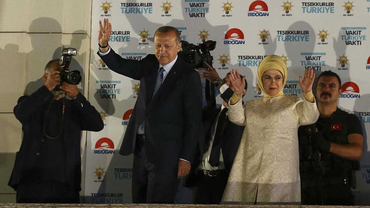Erdoğan\'dan Geleneksel Balkon Konuşması: Muhalefete ABD\'den Bayağı Oy Geldi