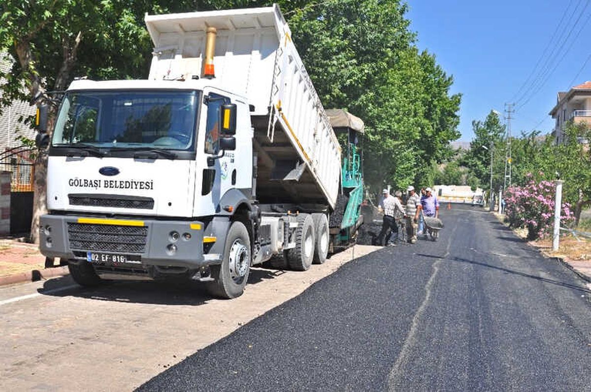 Gölbaşı Hastane Caddesi Asfaltlanıyor