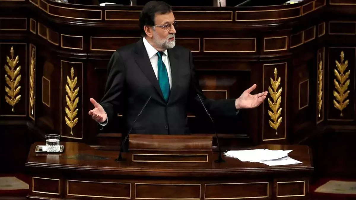 İspanya\'da Başbakan Rajoy\'un Koltuğu Tehlikede