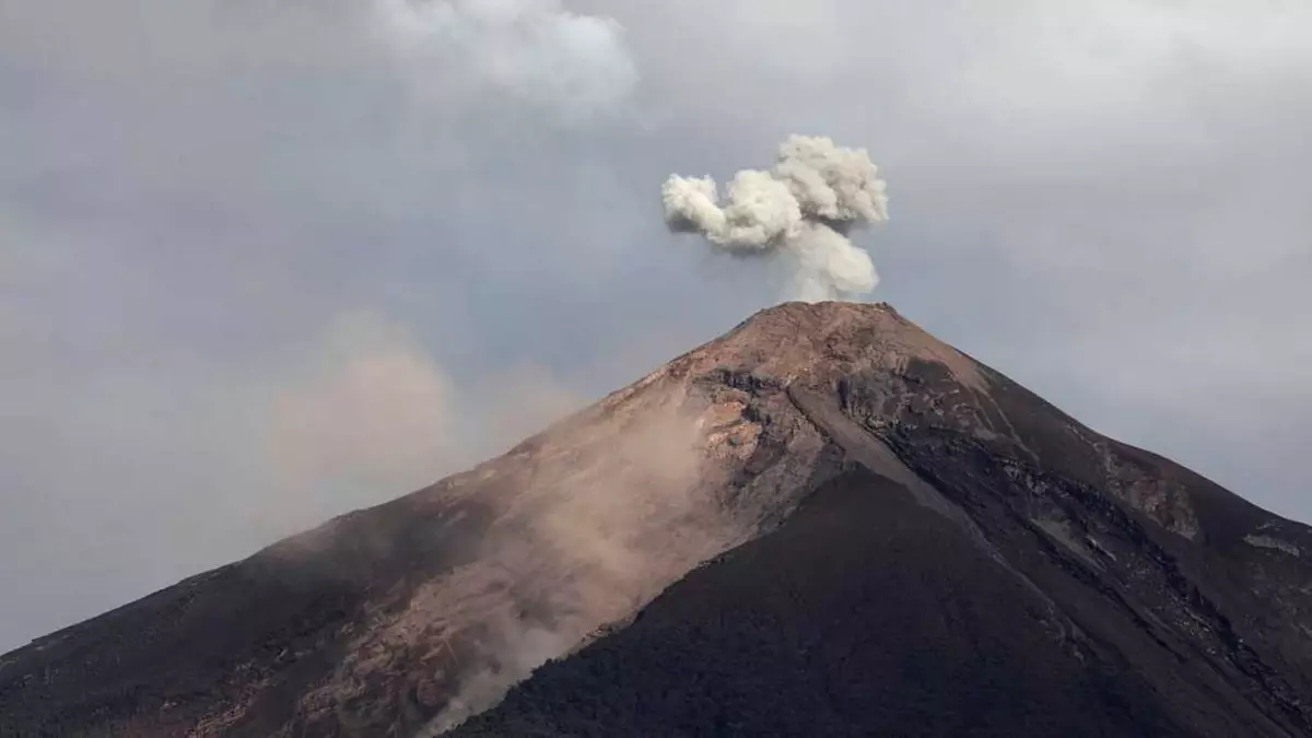 İzle: Guatemala\'daki Yanardağ Felaketinin Drone Görüntüleri