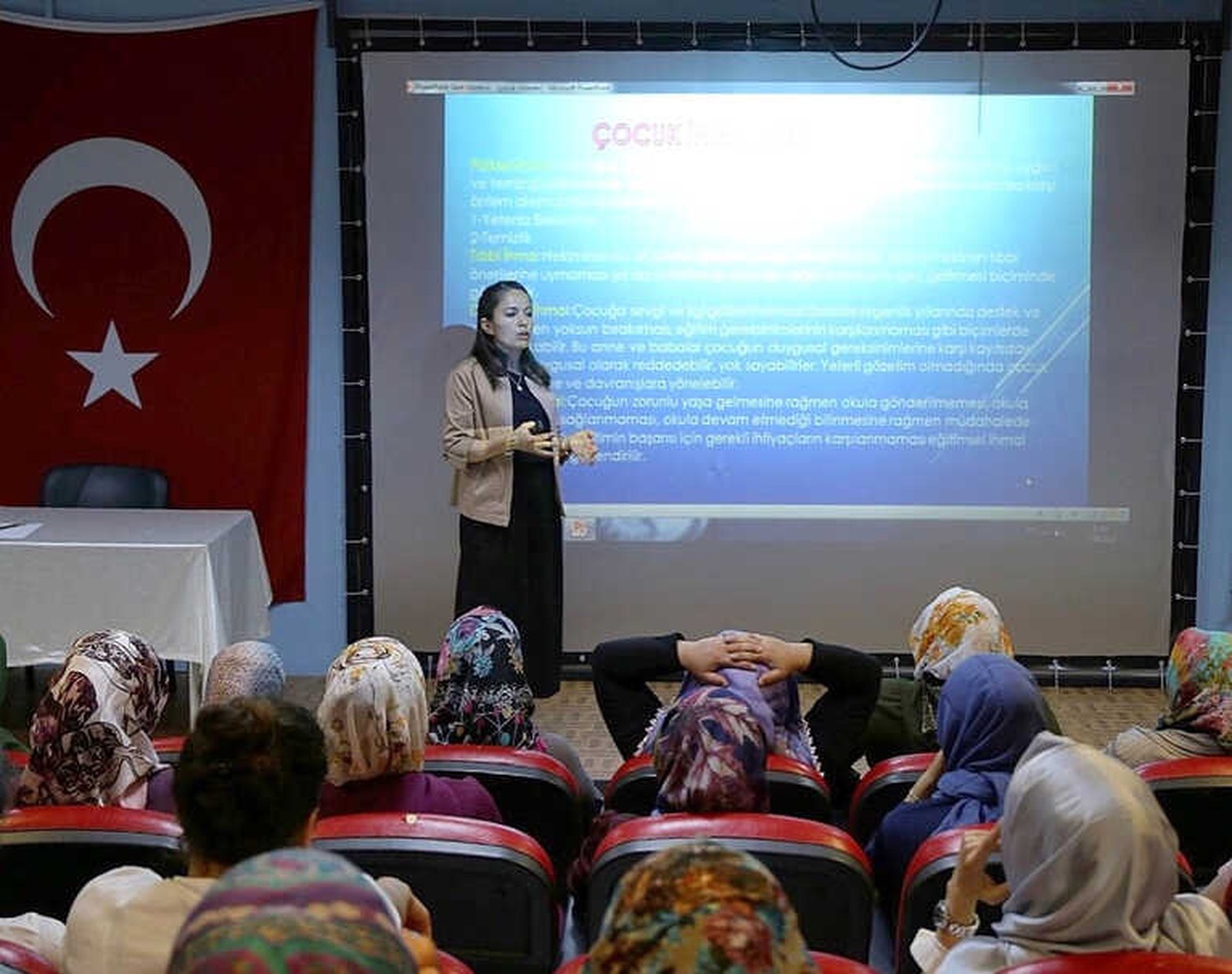 Lice Belediyesinden \'Çocuk İhmali ve İstismarı\' Konulu Seminer