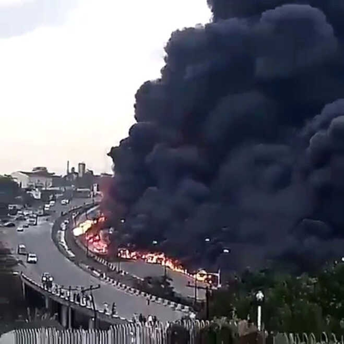 Nijerya\'da Petrol Tankeri Patladı: 9 Ölü, 5 Yaralı