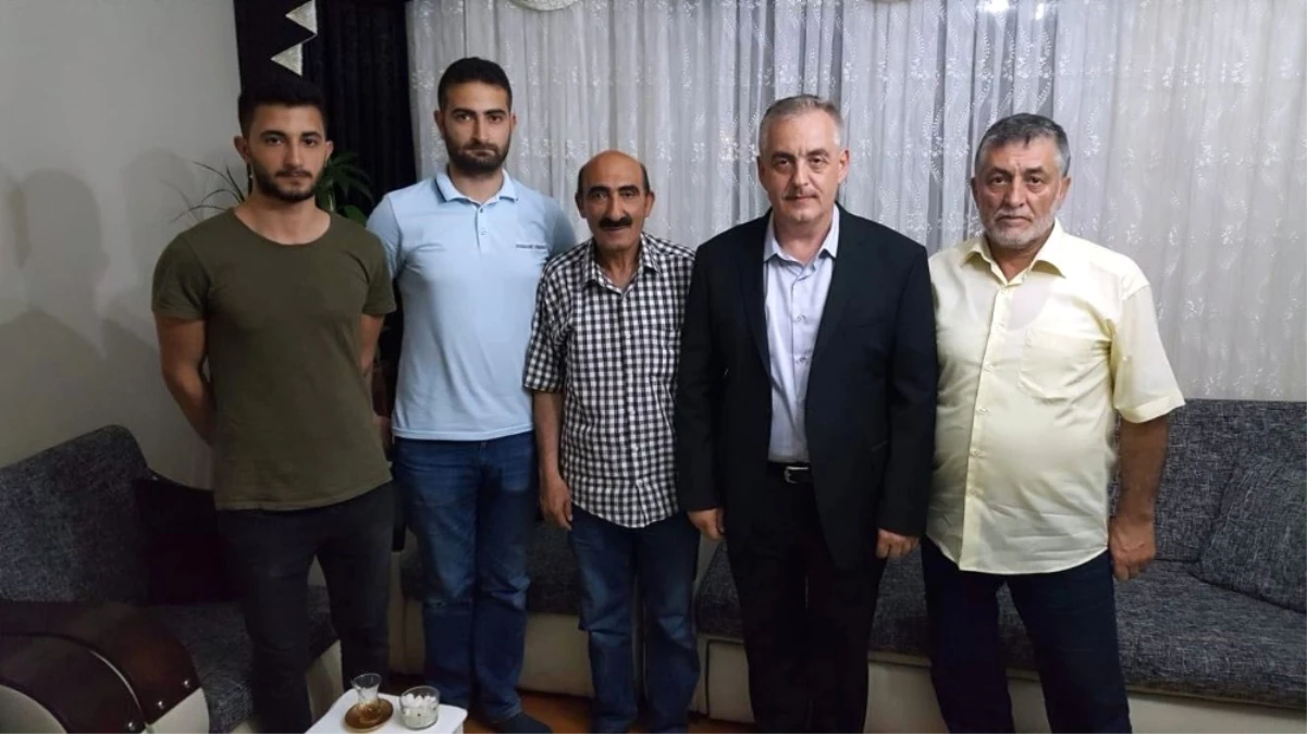 Remzi Aydın\'dan, İsrail\'de Alıkonulan Ebru Özkan\'ın Ailesine Ziyaret
