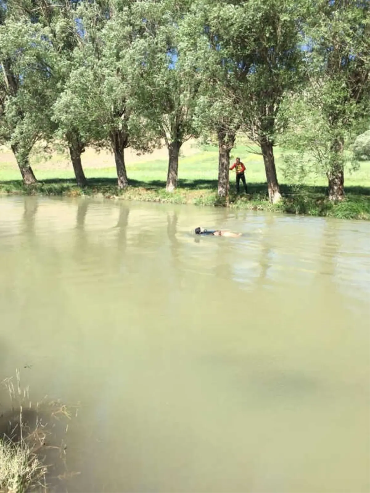 Serinlemek İçin Girdiği Irmakta Boğuldu