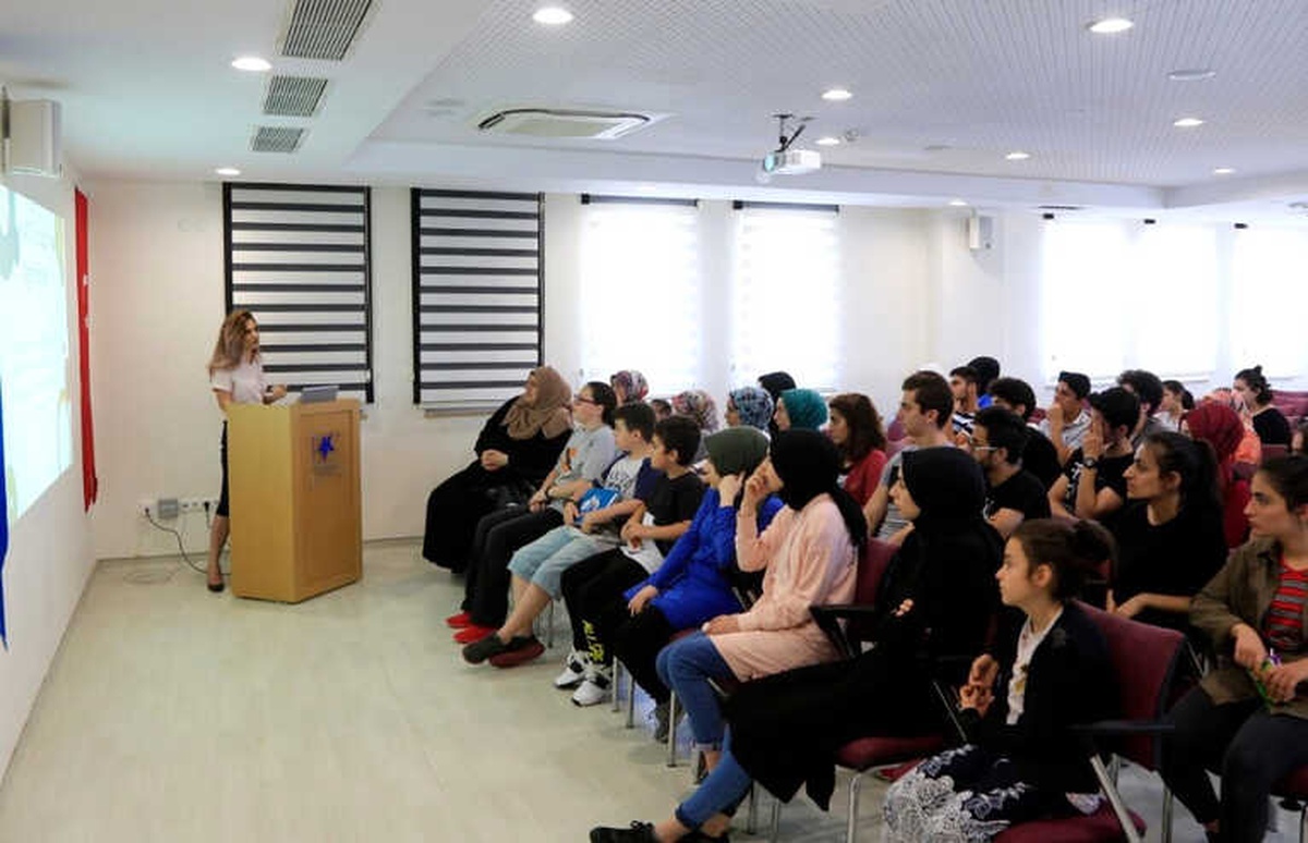 Sınav Stresini Yenmek İçin Gevşeme Egzersizi Yaptılar