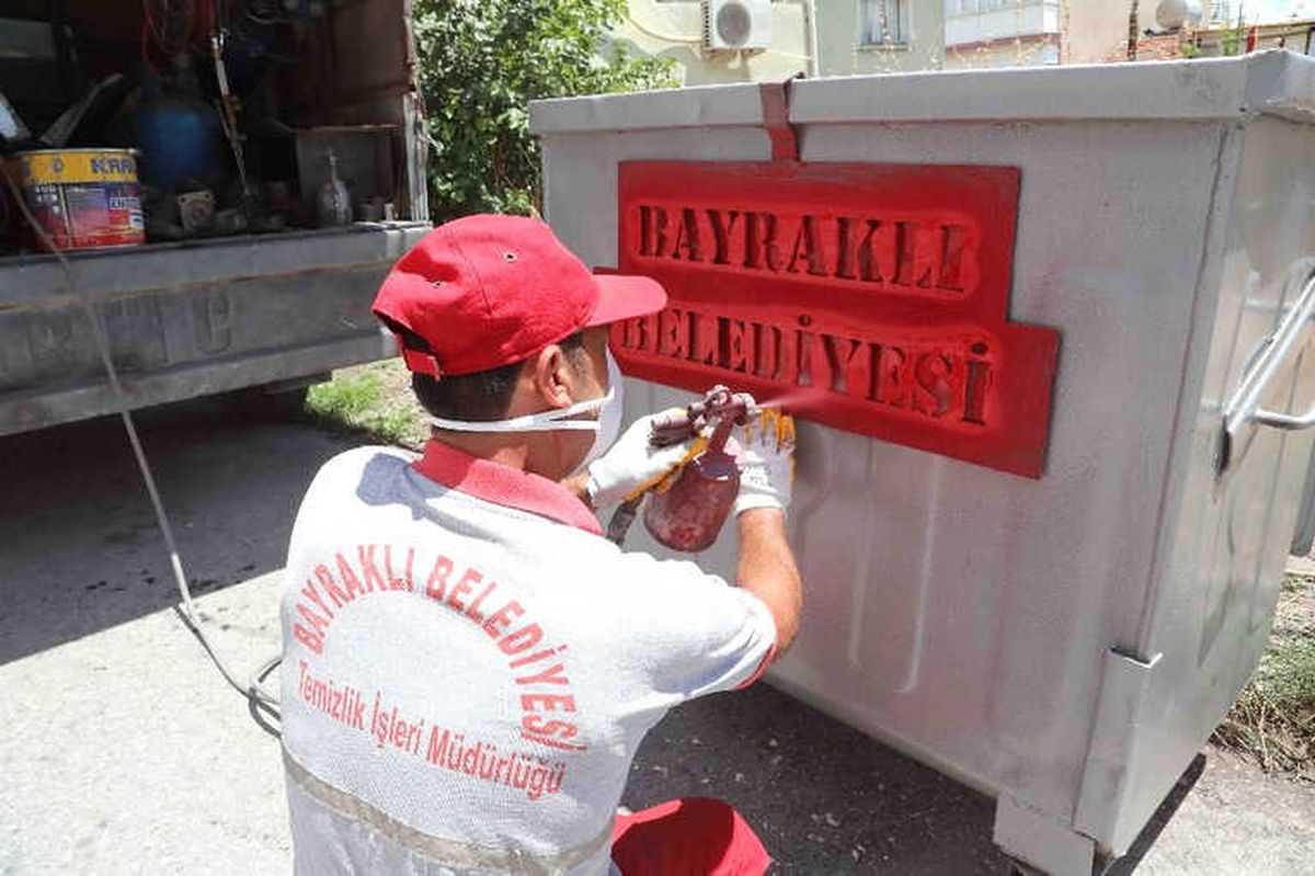 Bayraklı Sokakları Pırıl Pırıl