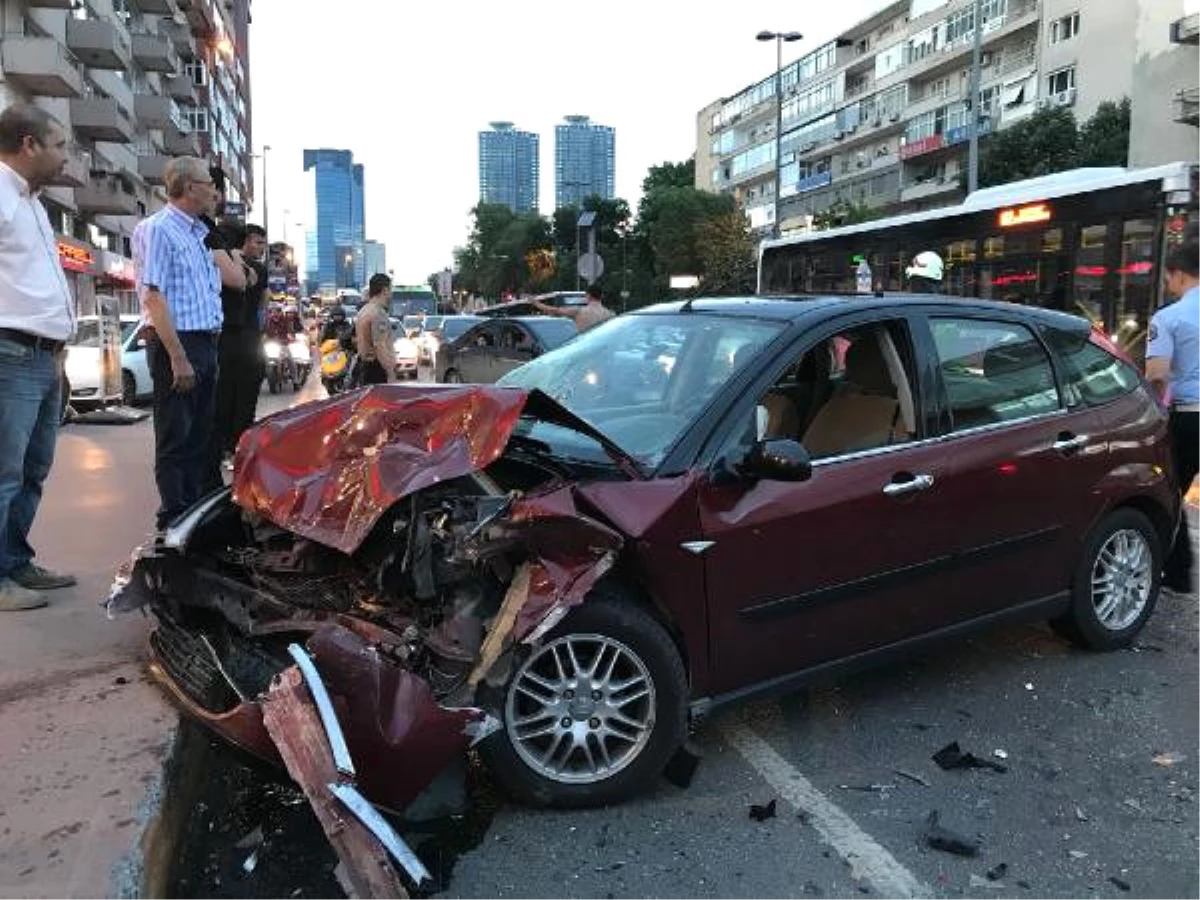 Beşiktaş\'ta Zincirleme Trafik Kazası: 4 Yaralı