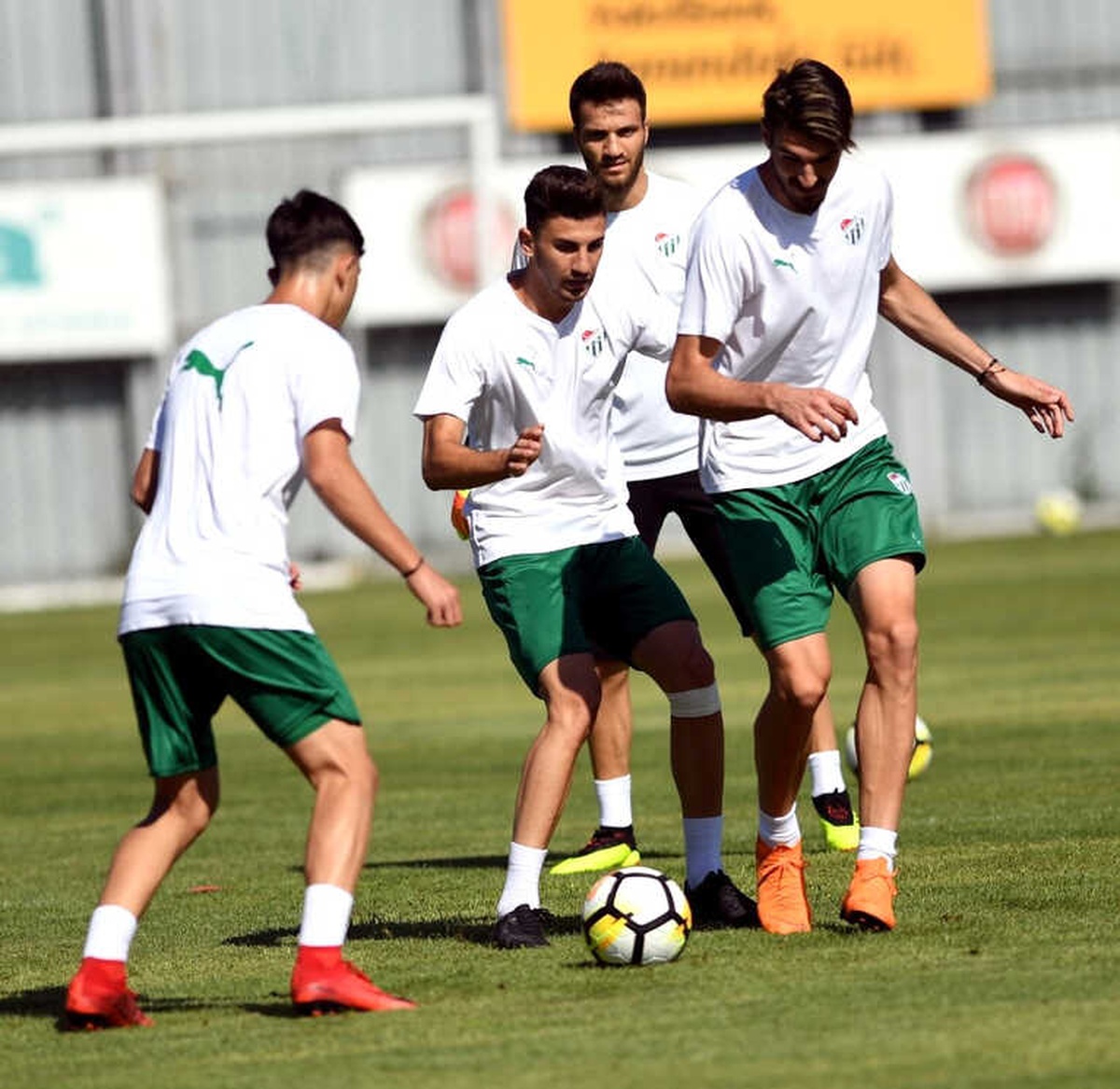 Bursaspor\'da Hazırlıklar Sürüyor