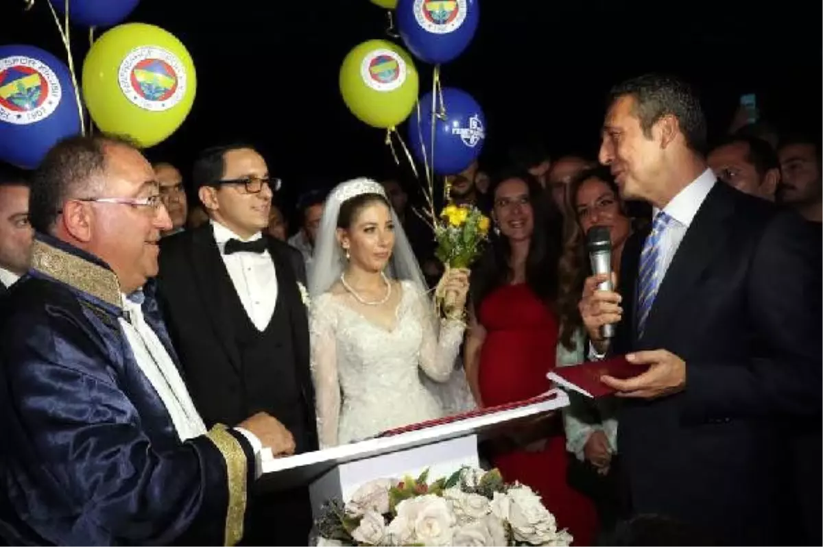 Fenerbahçe Başkanı Koç Vefasını Gösterdi, Nikah Şahidi Oldu