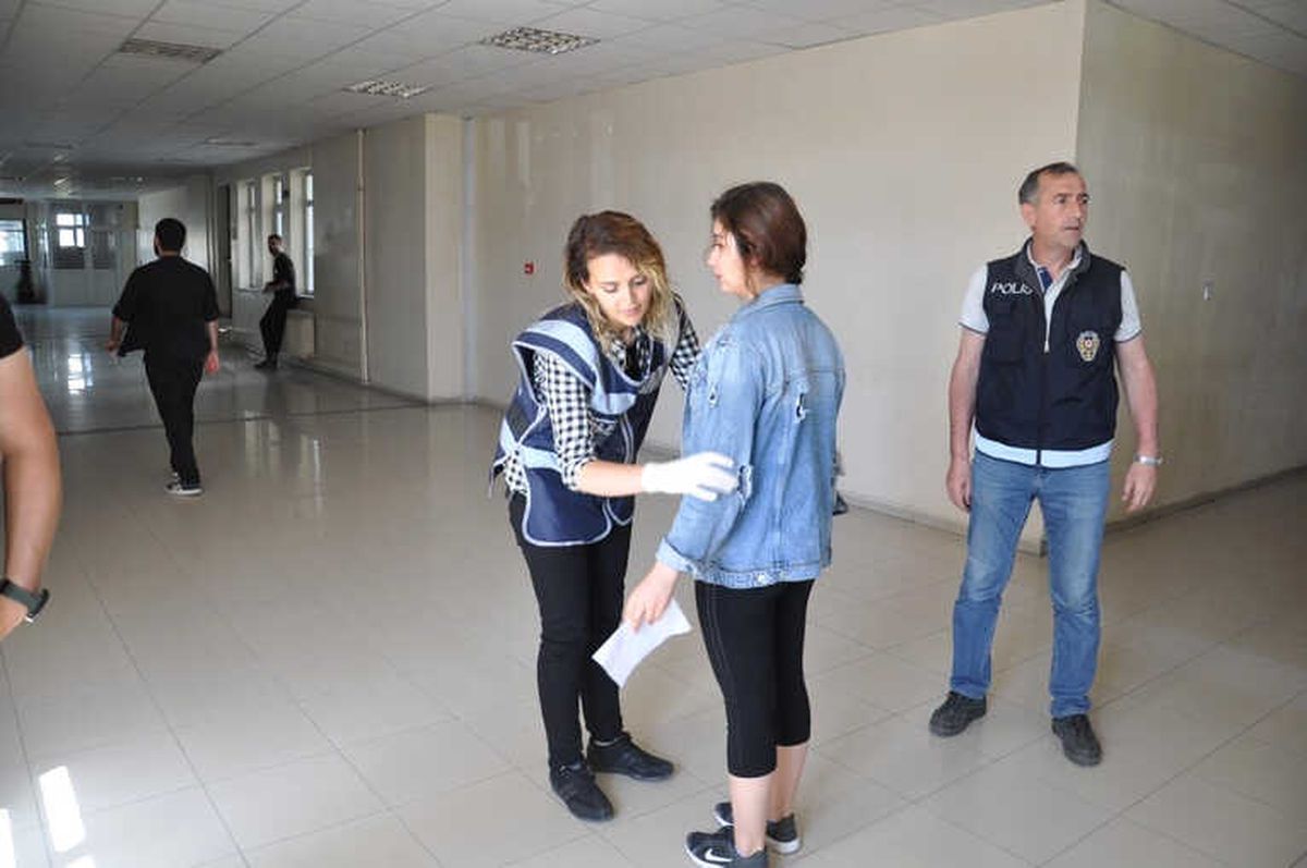 Kars\'ta Üniversite Adaylarının Sınava Yetişme Telaşı