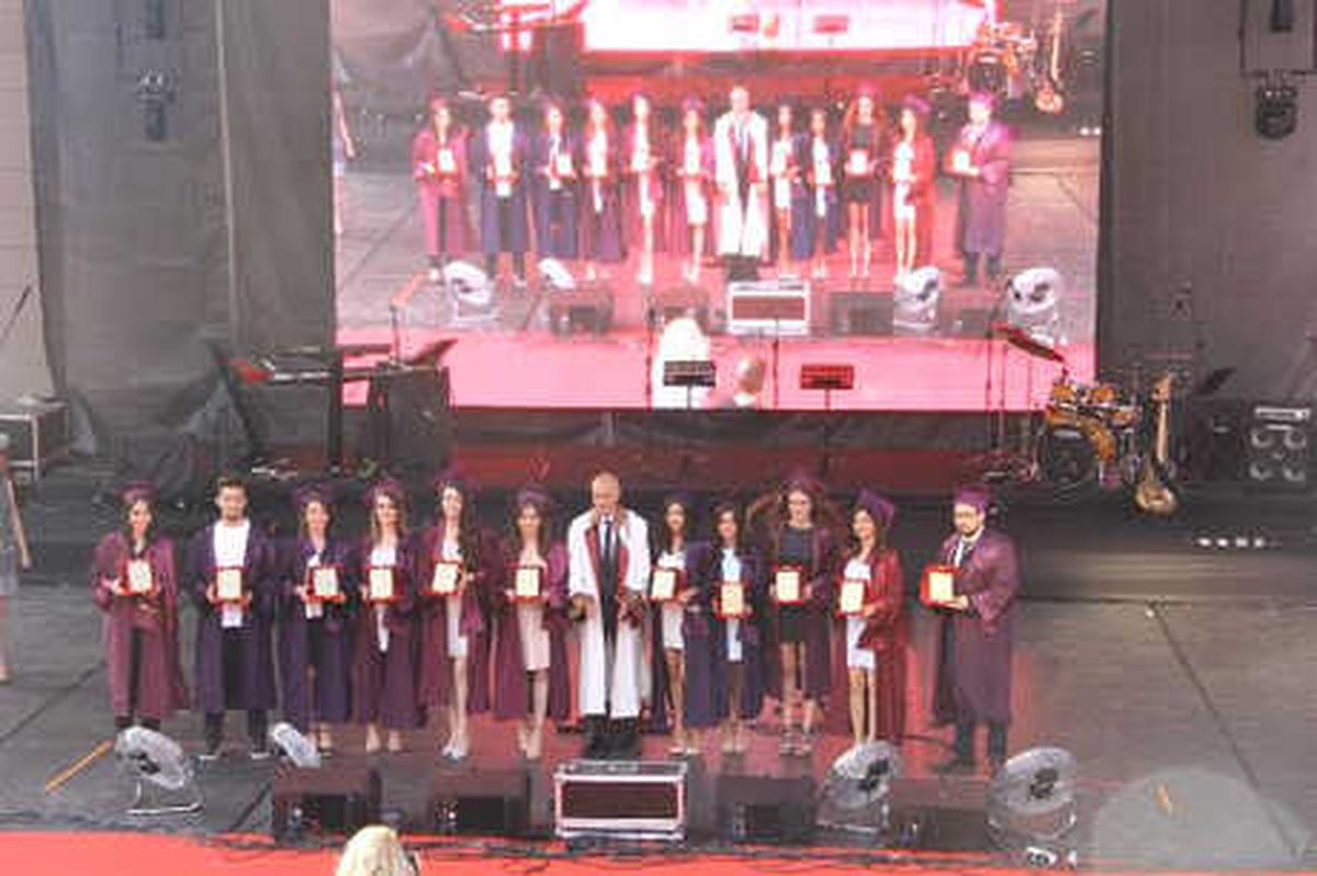 Maltepe Üniversitesi Mezunlarını Uğurladı
