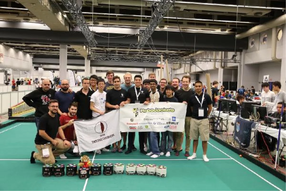Neuıslanders Ekibi Robocup 2018 Robotlararası Dünya Futbol Kupası Şampiyonu Oldu