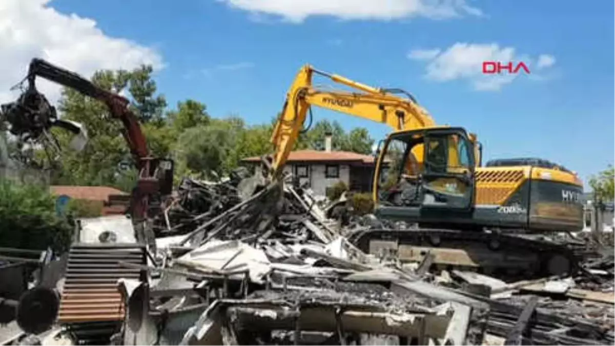 Sakarya Sapanca Gölü Kıyısındaki 10 İşyeri Yandı