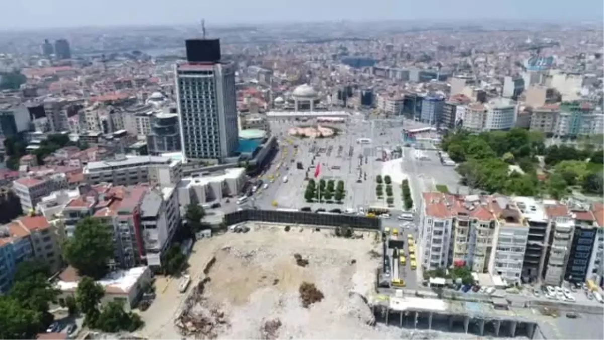 Taksim\'de Yıkımı Tamamlanan Akm Havadan Görüntülendi